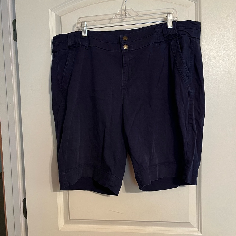 EUC Navy bermuda shorts